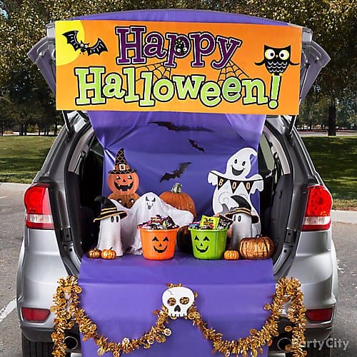 Happy Halloween trunk with treats